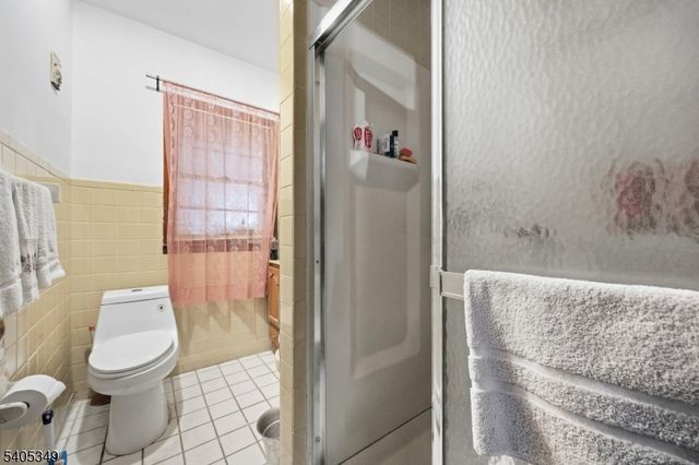 37 Raritan Rd, Linden City, NJ 07036