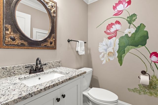 176 Elm Street 2, Amesbury, MA 01913