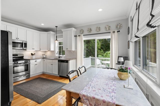 176 Elm Street 2, Amesbury, MA 01913
