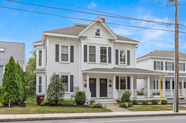 176 Elm Street 2, Amesbury, MA 01913