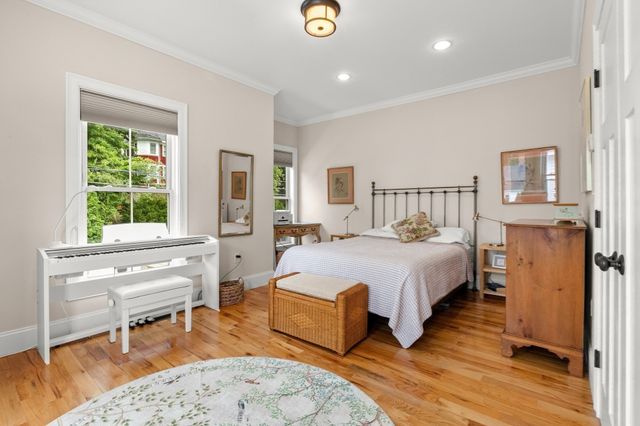 176 Elm Street 2, Amesbury, MA 01913