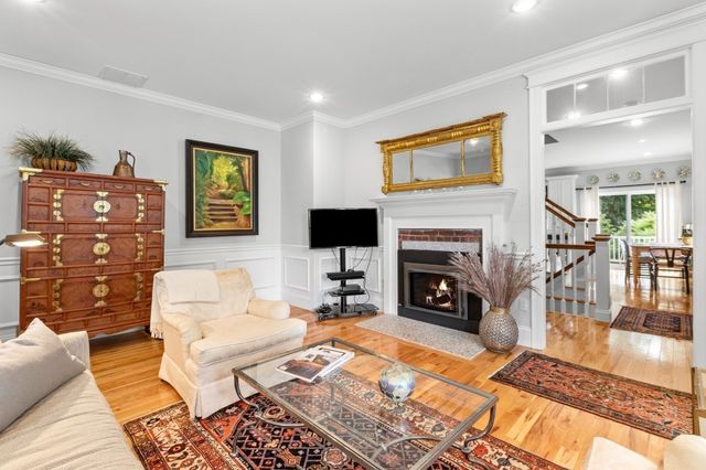 176 Elm Street 2, Amesbury, MA 01913