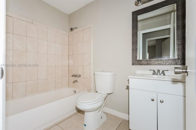 438 SE Streamlet Ave, Port St. Lucie, FL 34983