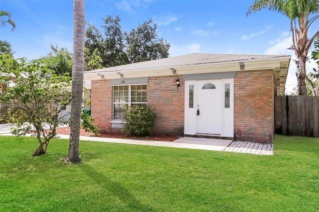 438 SE Streamlet Ave, Port St. Lucie, FL 34983
