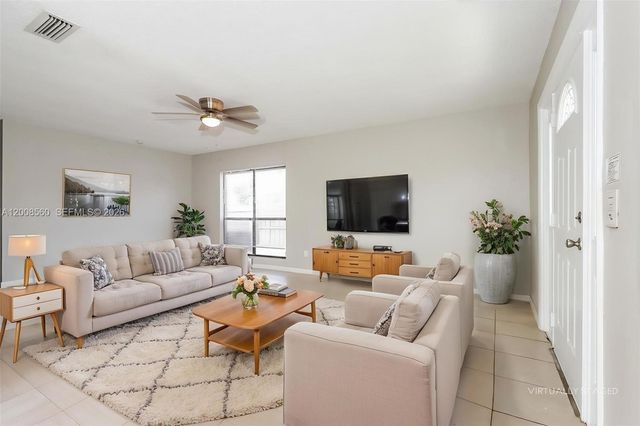 438 SE Streamlet Ave, Port St. Lucie, FL 34983