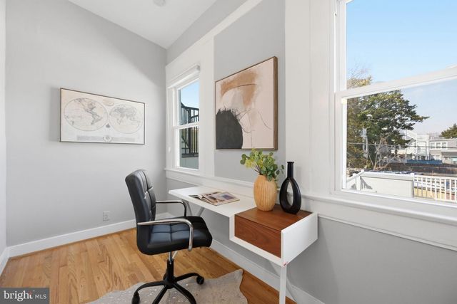 443 KENYON ST NW, Washington, DC 20010