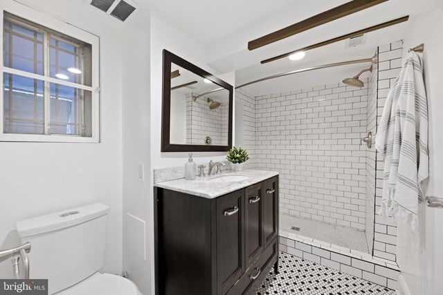 443 KENYON ST NW, Washington, DC 20010