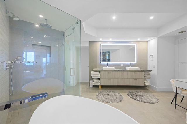 3802 NE 207th St 1101, Aventura, FL 33180