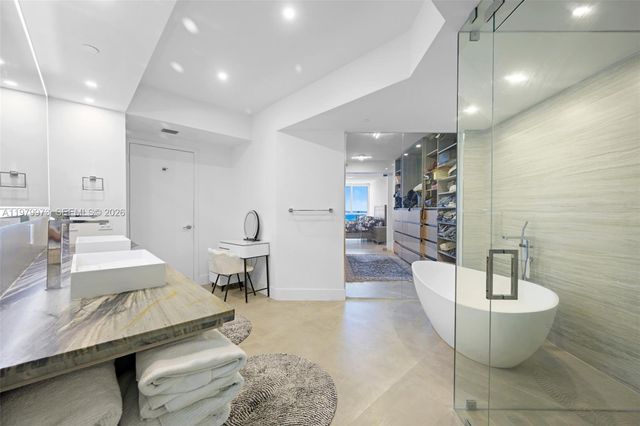 3802 NE 207th St 1101, Aventura, FL 33180