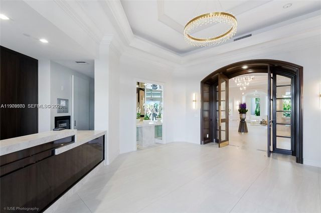 3802 NE 207th St 1101, Aventura, FL 33180