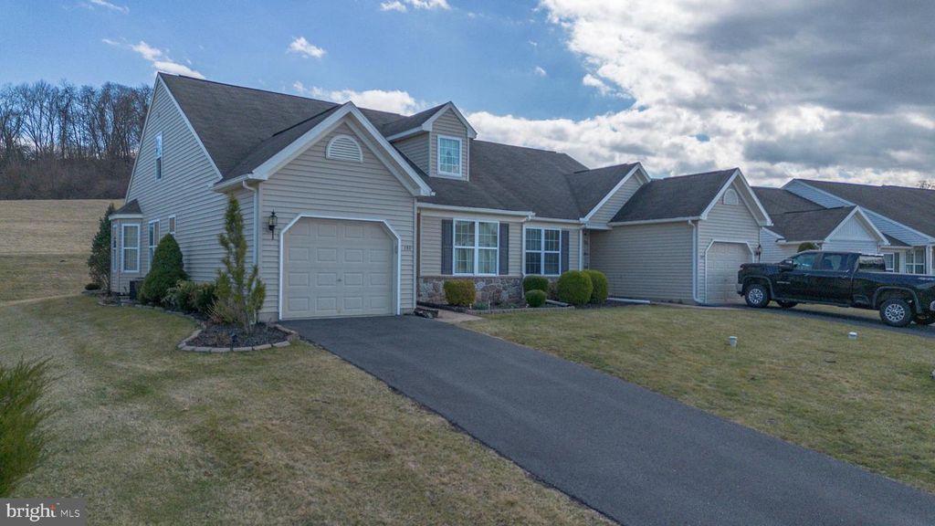 153 CAMBRIDGE LN, Lewistown, PA 17044