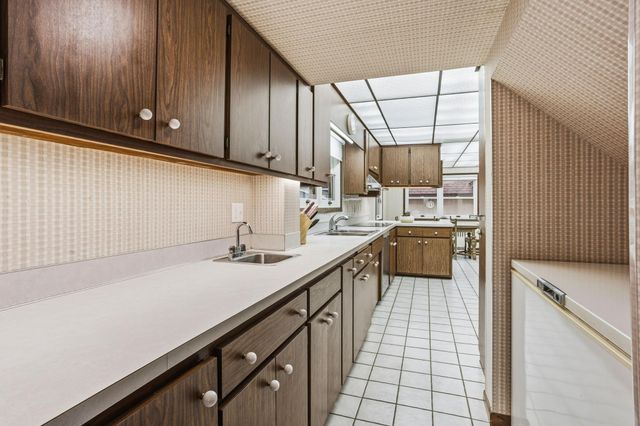 1470 W 35th Street, Minneapolis, MN 55408