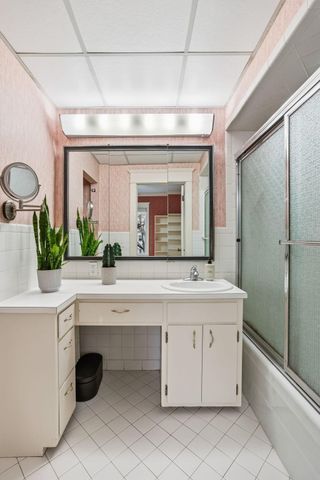 1470 W 35th Street, Minneapolis, MN 55408