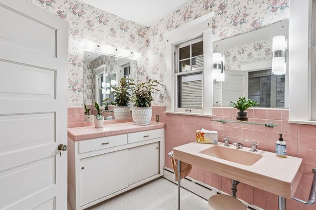 1470 W 35th Street, Minneapolis, MN 55408