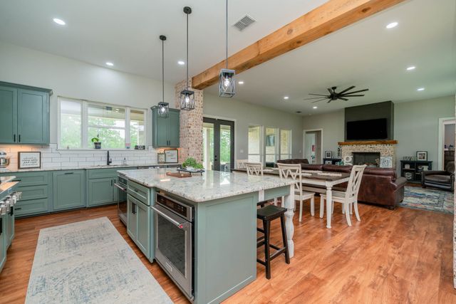 3333 State Hwy 204, Jacksonville, TX 75766