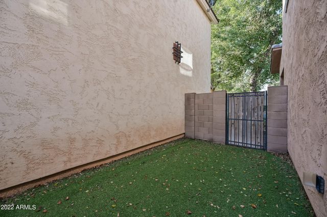 2185 S Sanders Drive, Gilbert, AZ 85295