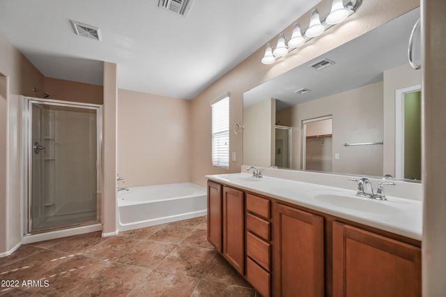 2185 S Sanders Drive, Gilbert, AZ 85295