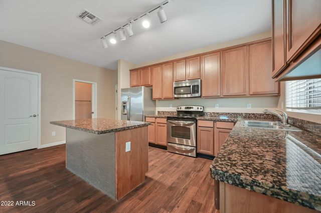 2185 S Sanders Drive, Gilbert, AZ 85295