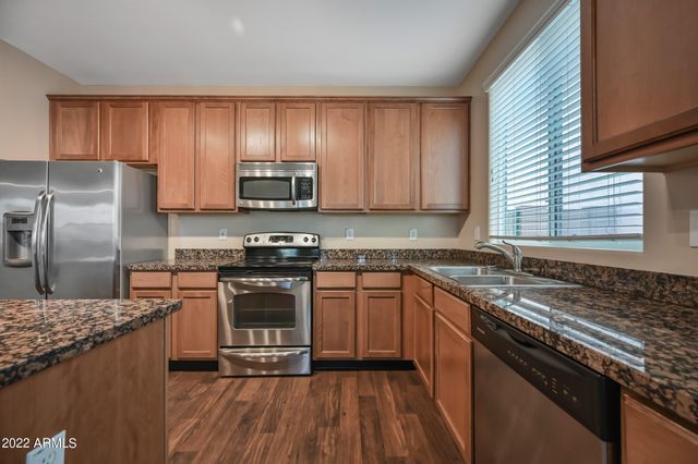 2185 S Sanders Drive, Gilbert, AZ 85295