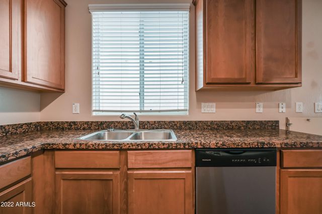 2185 S Sanders Drive, Gilbert, AZ 85295