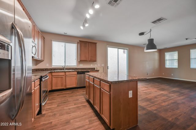 2185 S Sanders Drive, Gilbert, AZ 85295