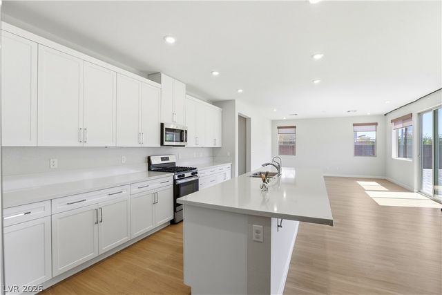 6938 Fordham Creek Street, North Las Vegas, NV 89084