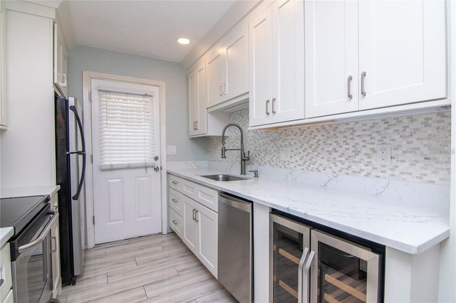 208 DANUBE AVENUE 204, Tampa, FL 33606