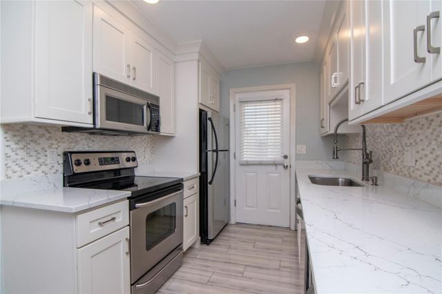 208 DANUBE AVENUE 204, Tampa, FL 33606