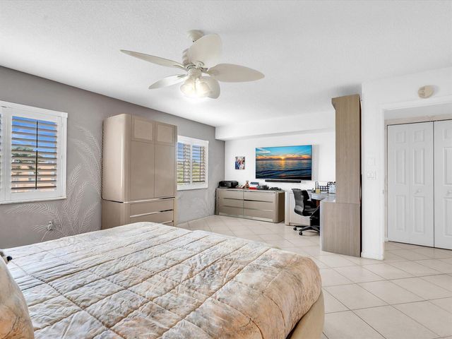 12511 Imperial Isle Drive 402, Boynton Beach, FL 33437
