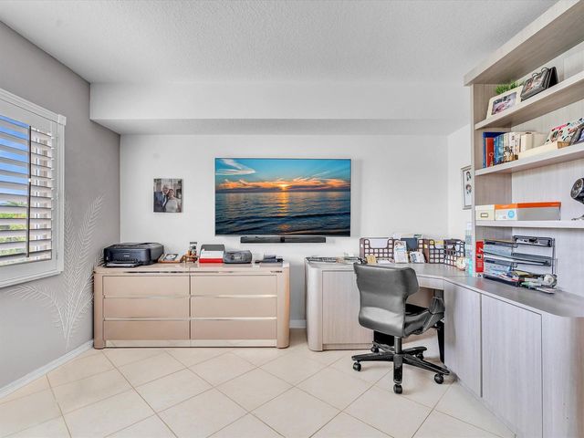 12511 Imperial Isle Drive 402, Boynton Beach, FL 33437