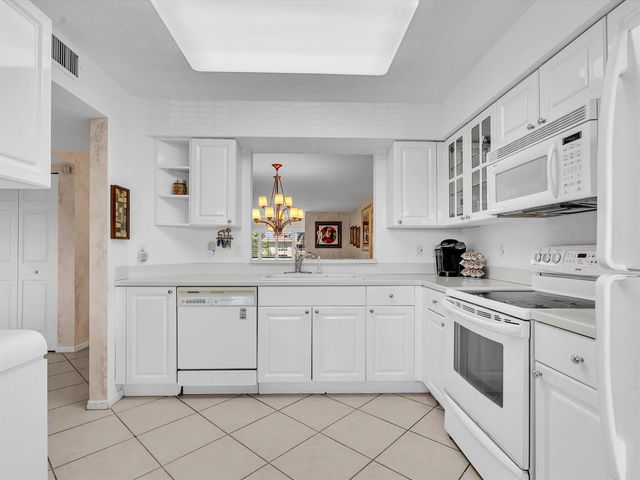 12511 Imperial Isle Drive 402, Boynton Beach, FL 33437
