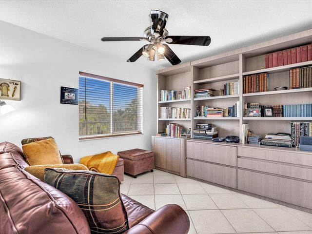 12511 Imperial Isle Drive 402, Boynton Beach, FL 33437