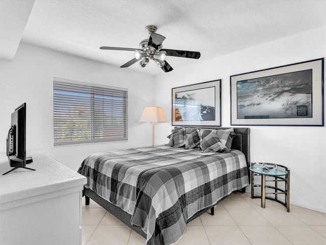 12511 Imperial Isle Drive 402, Boynton Beach, FL 33437