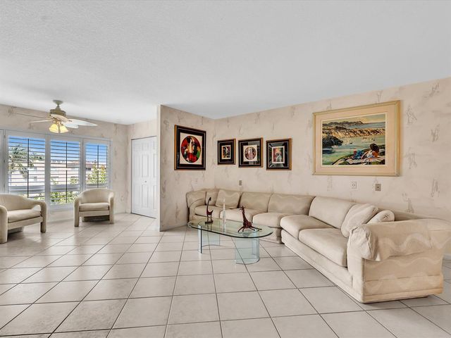 12511 Imperial Isle Drive 402, Boynton Beach, FL 33437
