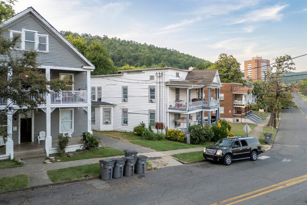 400 & 402 Quapaw Avenue, Hot Springs, AR 71901