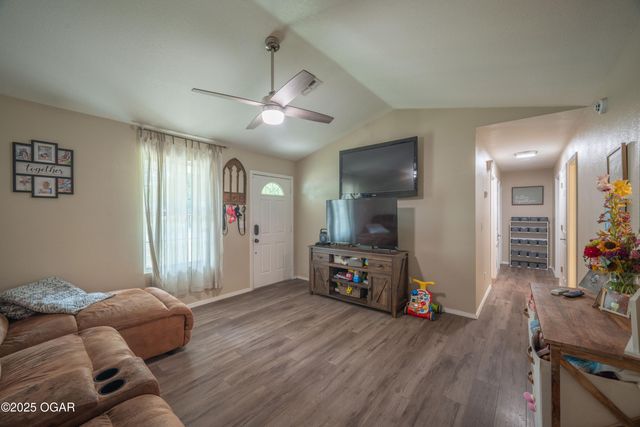 603 S Spring Street, Grove, OK 74344