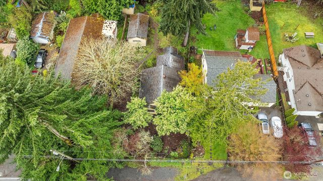 15527 Wallingford Avenue N, Shoreline, WA 98133