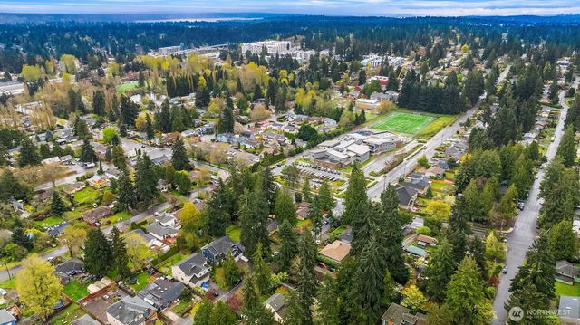 15527 Wallingford Avenue N, Shoreline, WA 98133