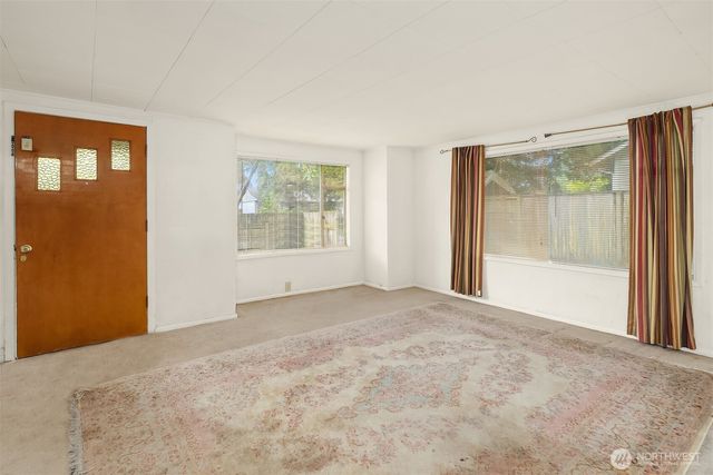15527 Wallingford Avenue N, Shoreline, WA 98133