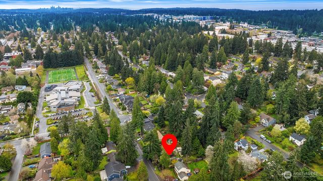 15527 Wallingford Avenue N, Shoreline, WA 98133