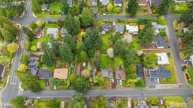 15527 Wallingford Avenue N, Shoreline, WA 98133