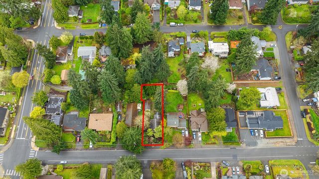 15527 Wallingford Avenue N, Shoreline, WA 98133