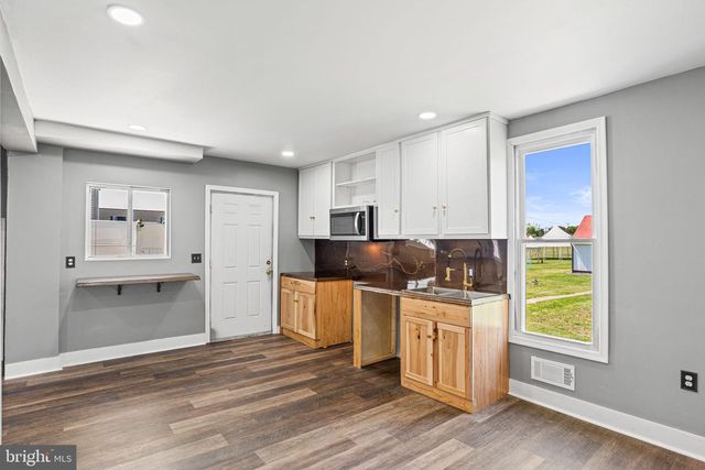 283 N LOCUST POINT ROAD, Mechanicsburg, PA 17050