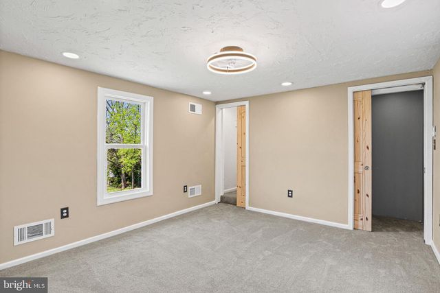 283 N LOCUST POINT ROAD, Mechanicsburg, PA 17050