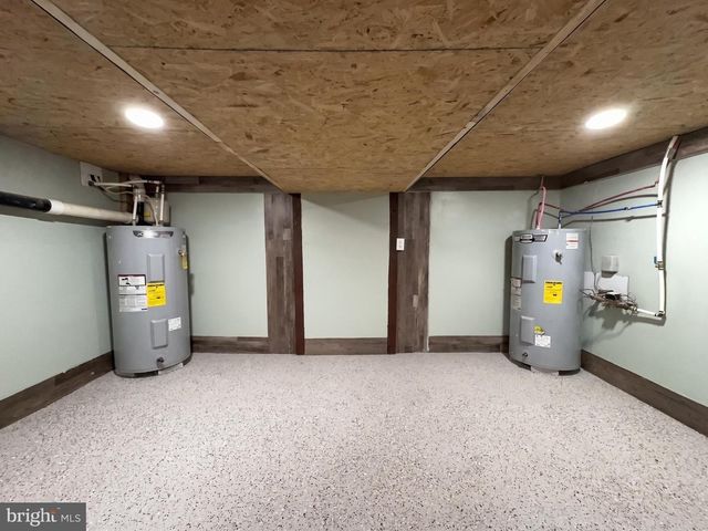 283 N LOCUST POINT ROAD, Mechanicsburg, PA 17050
