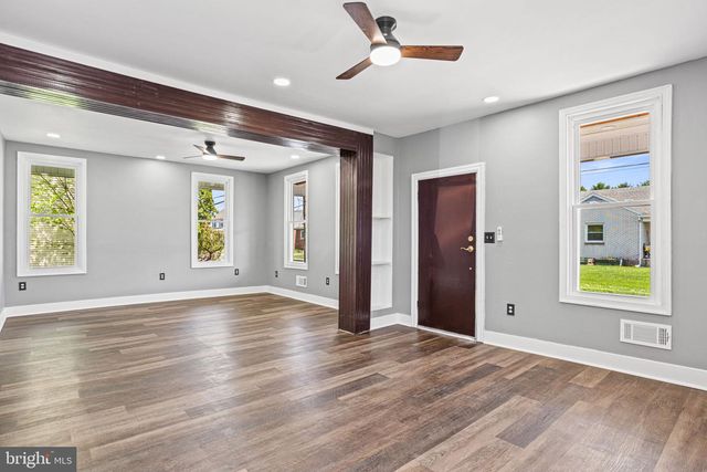 283 N LOCUST POINT ROAD, Mechanicsburg, PA 17050