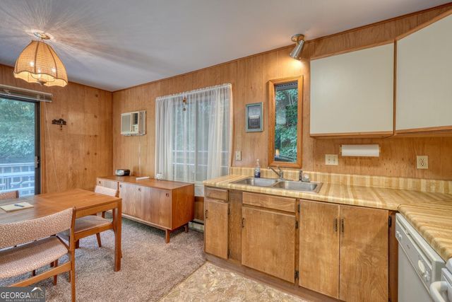 8088 Ivylog Gap Road, Young Harris, GA 30582
