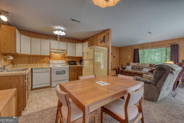 8088 Ivylog Gap Road, Young Harris, GA 30582