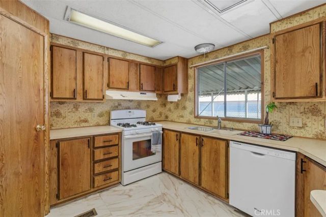 1456 E Philadelphia St Spc 89, Ontario, CA 91761