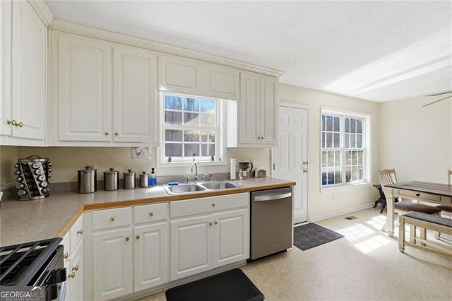 118 Jordan Lane, Talking Rock, GA 30175